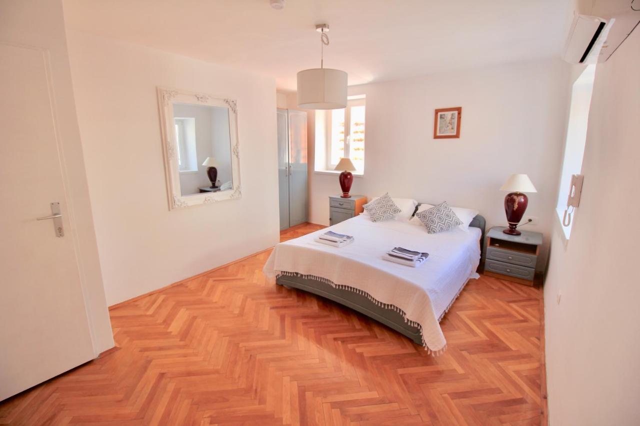 Town House In The Centre Of Historic Trogir Βίλα Εξωτερικό φωτογραφία